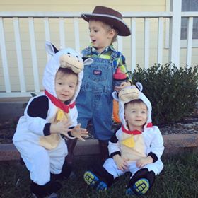 MORE Halloween Costumes for Twins or More! - Twiniversity