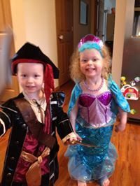 MORE Halloween Costumes for Twins or More!