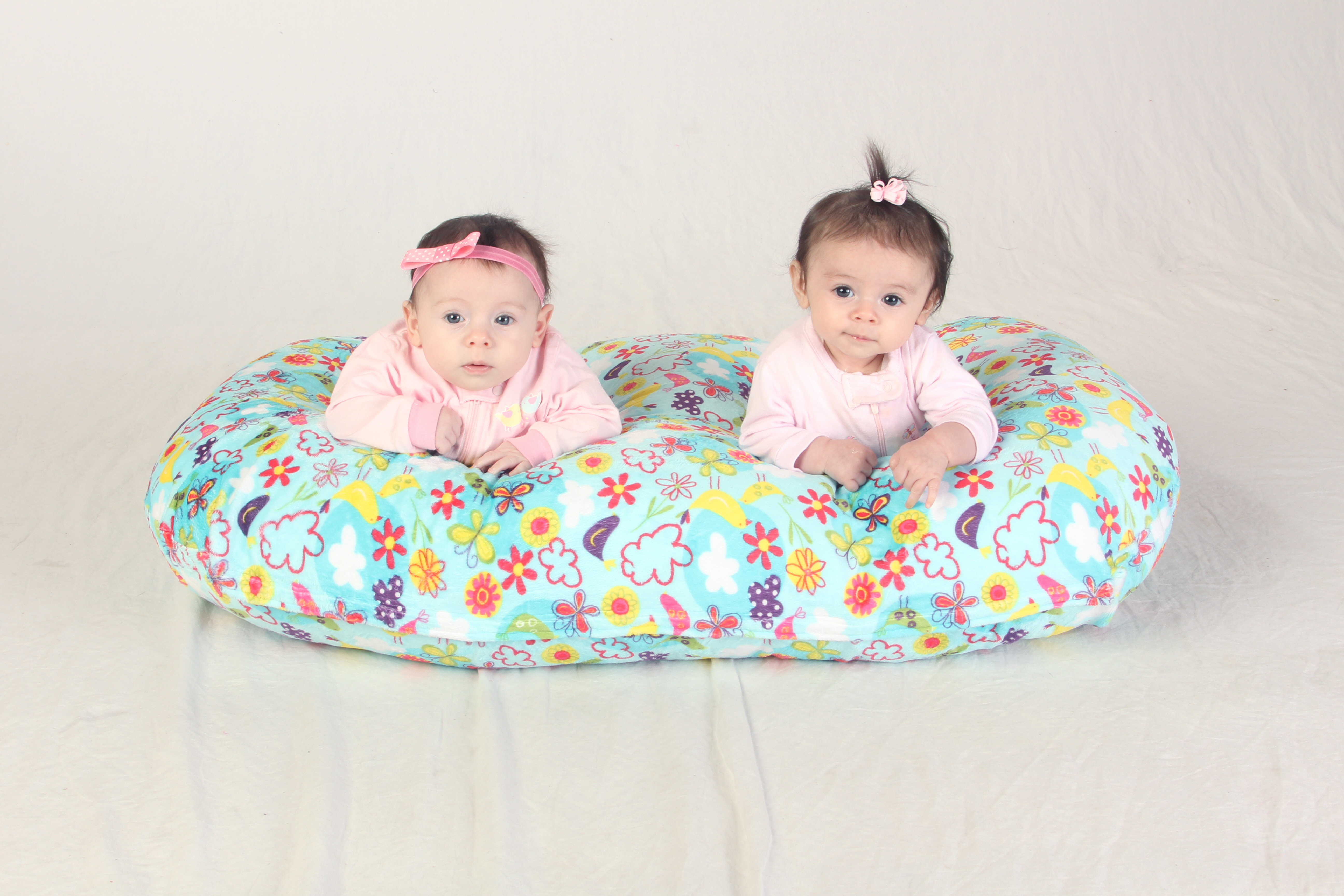 twin baby breastfeeding pillow