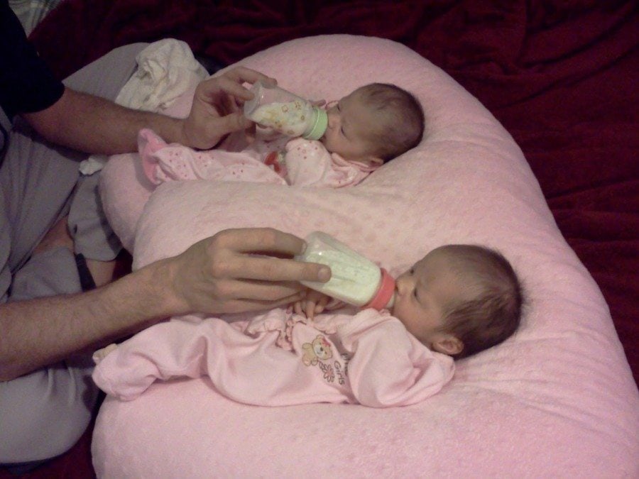 twin baby breastfeeding pillow