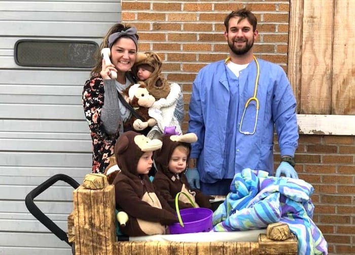 family dressed as 5 little monkeys jumping on the bed boy girl twin halloween costumes