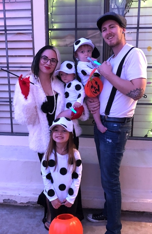 family dressed as 101 Dalmatians family twin boys halloween costumes
