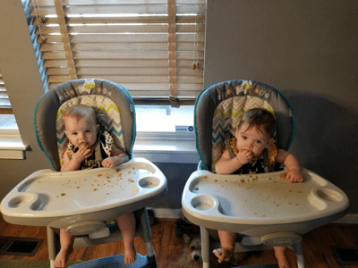 babies eating in high chairs to start solid food