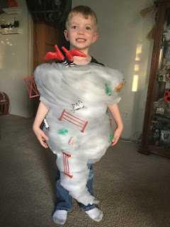 DIY Tornado costume is a great last minute Halloween costume for twins
