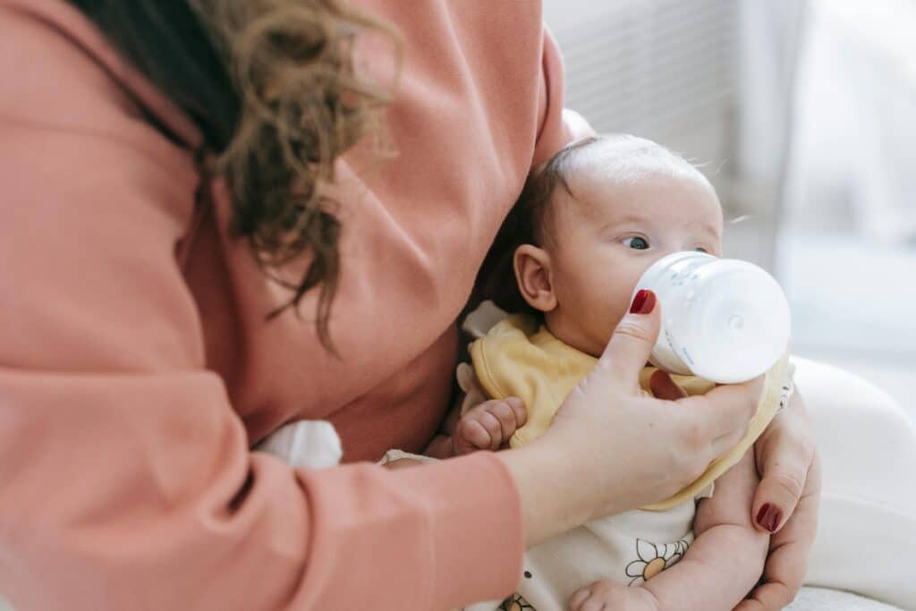 reheating breastmilk for bottle feeding