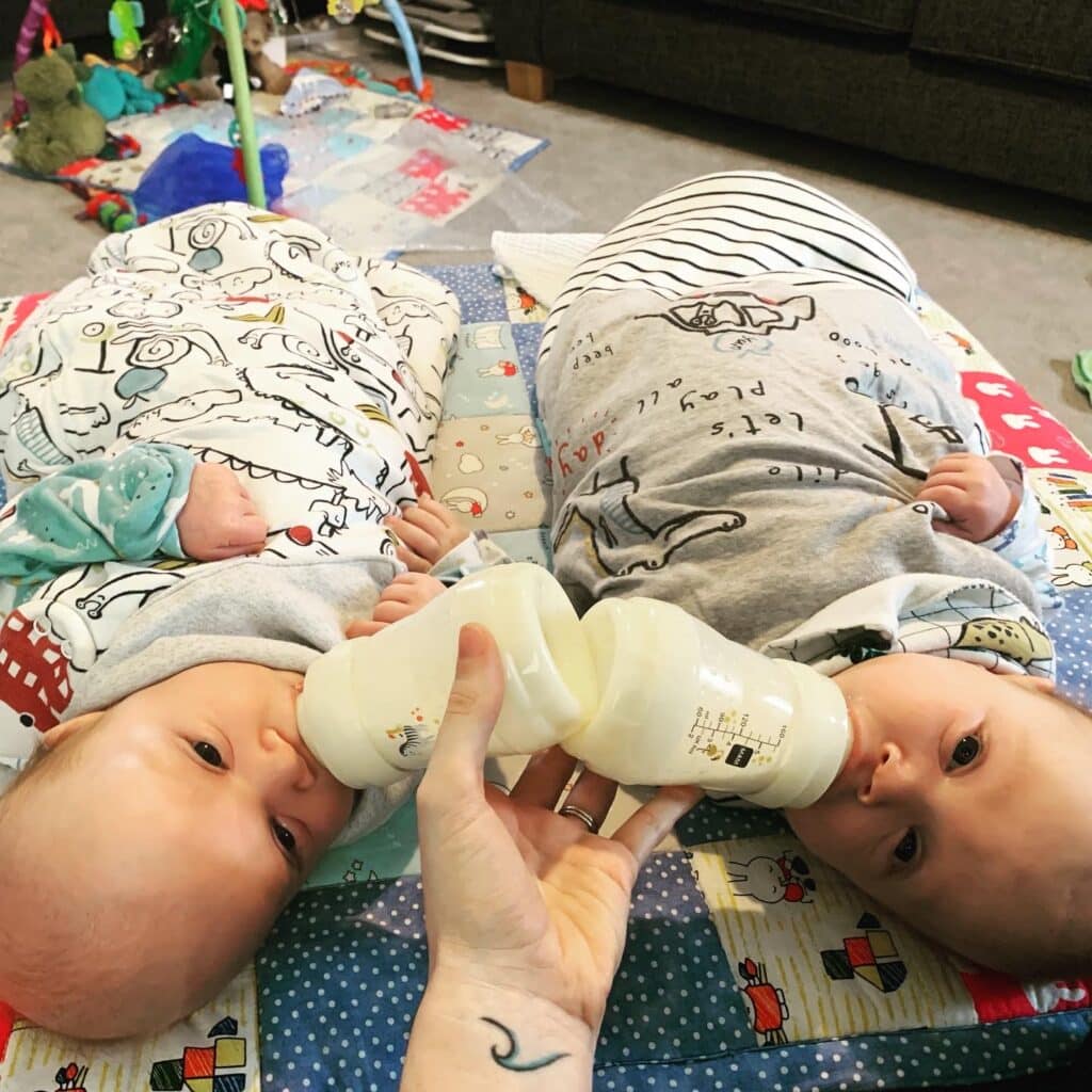 reheating breastmilk for your twins to bottle feed