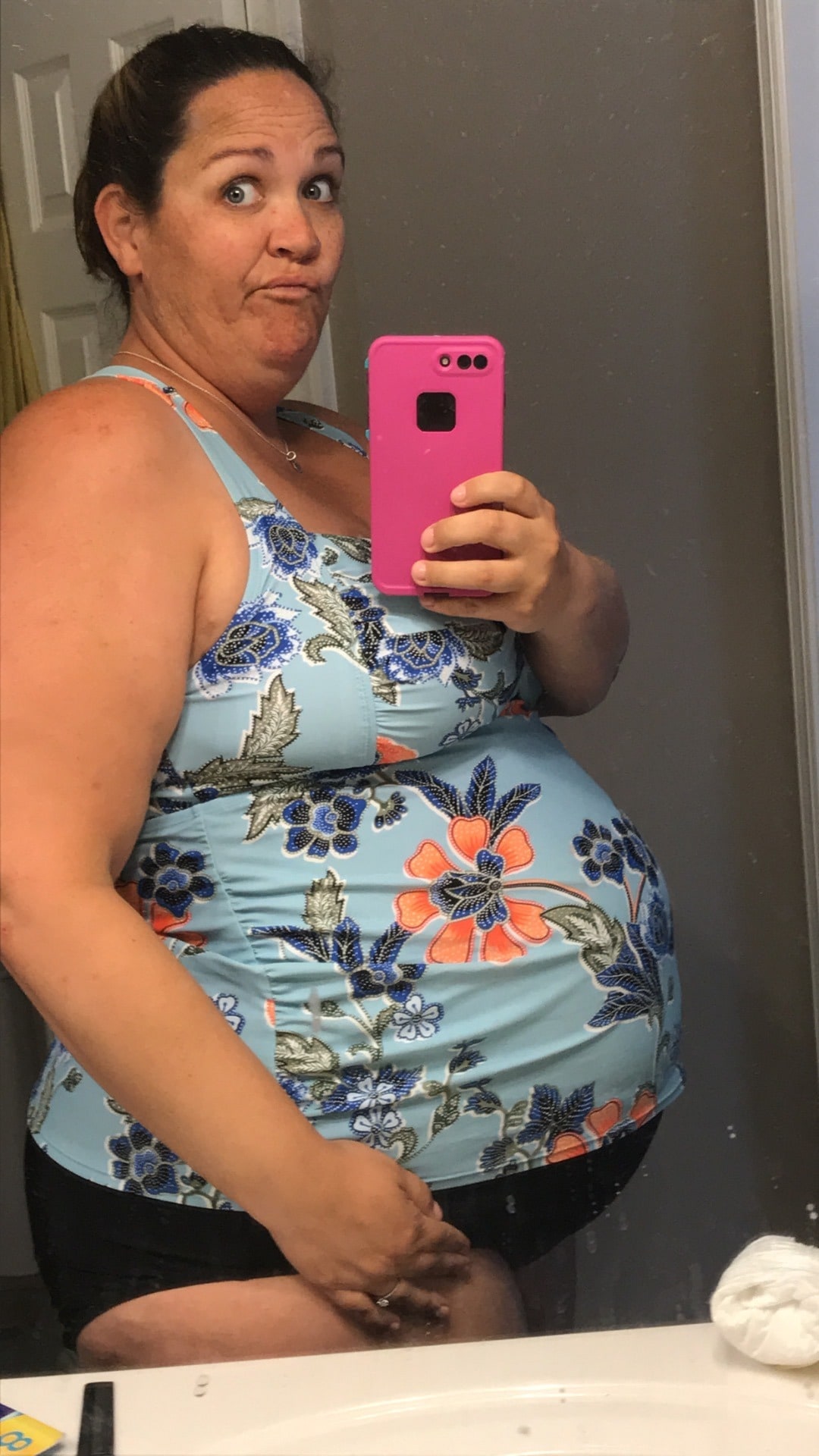 28 weeks pregnant with twins