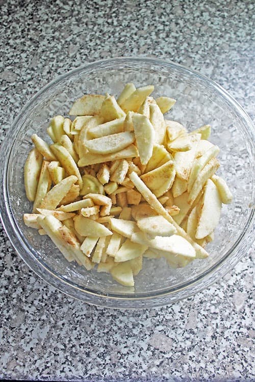 apple slices prepared for apple pie