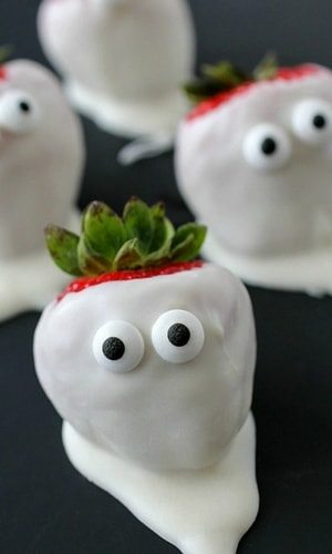 Chocolate Covered Strawberry Ghosts