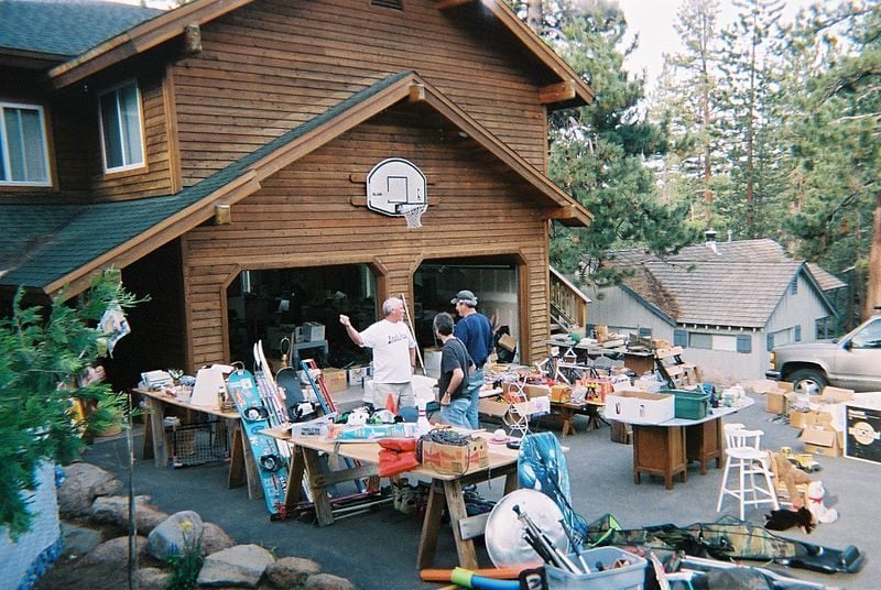 Garage-Sale