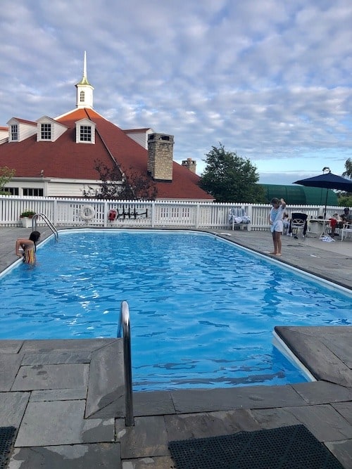 swimming pool mackinac island lodging