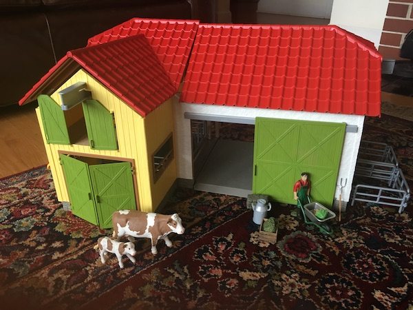 arge Farm World set with animals