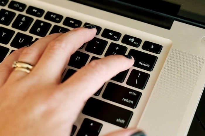 laptop keyboard losing your digital photos