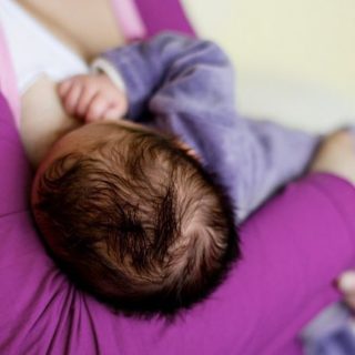 Breastfeeding Twins: A Step-By-Step Guide for New Twin Moms
