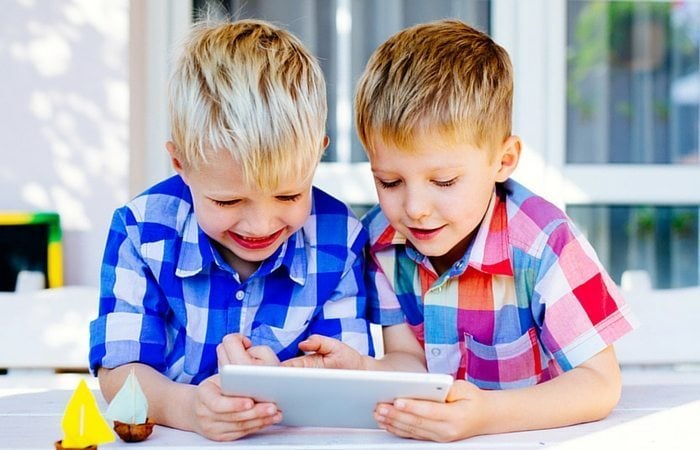 nombres de niños gemelos seguridad en internet