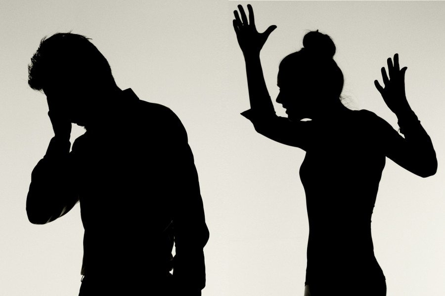 silhoutte of man and woman fighting marriage