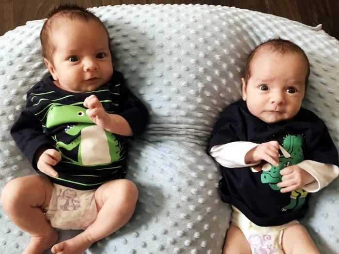 5 Tips to Manage Infant Twins Alone