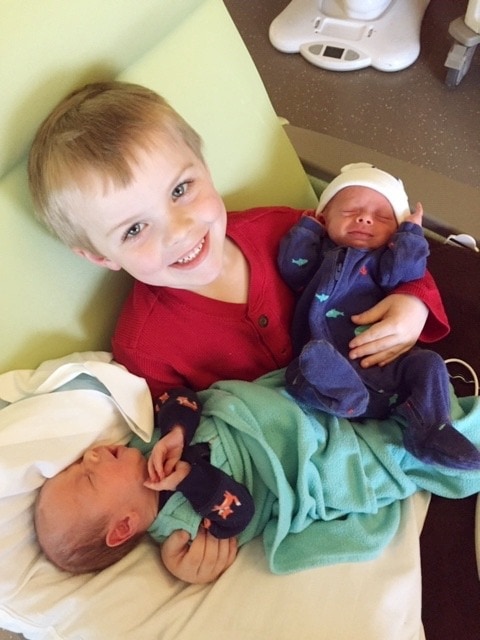 brother with twins time in the nicu