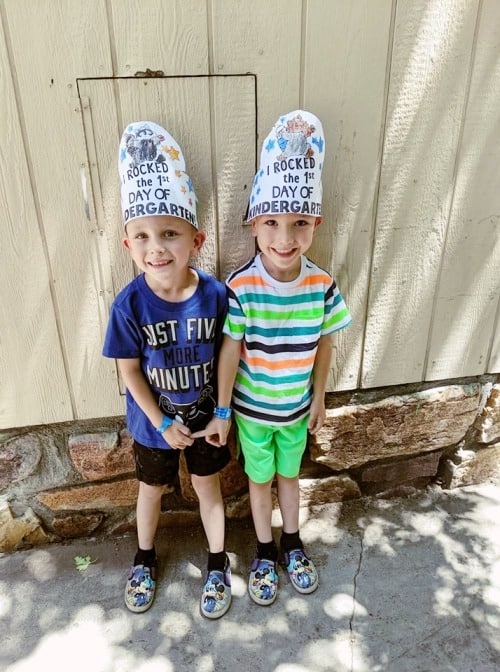 twin 5 year old boys on their first day of kindergarten twin parents